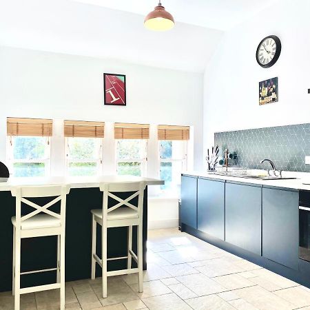 Serviced Accommodation Moray - Lesmurdie House 엘긴 외부 사진