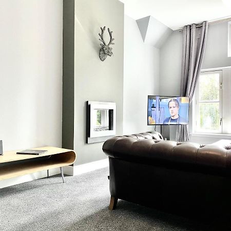 Serviced Accommodation Moray - Lesmurdie House 엘긴 외부 사진