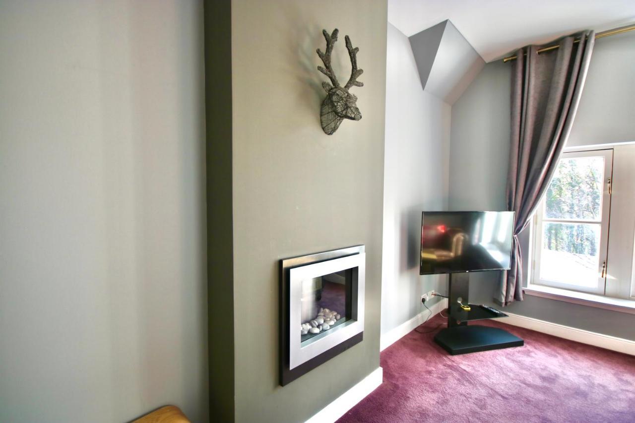 Serviced Accommodation Moray - Lesmurdie House 엘긴 외부 사진