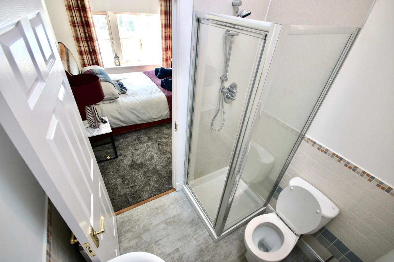 Serviced Accommodation Moray - Lesmurdie House 엘긴 외부 사진
