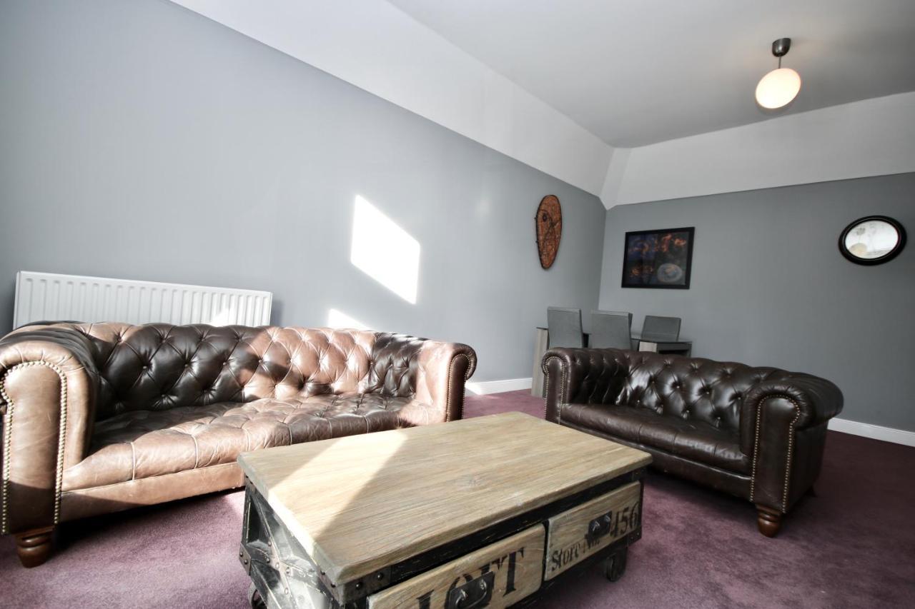 Serviced Accommodation Moray - Lesmurdie House 엘긴 외부 사진