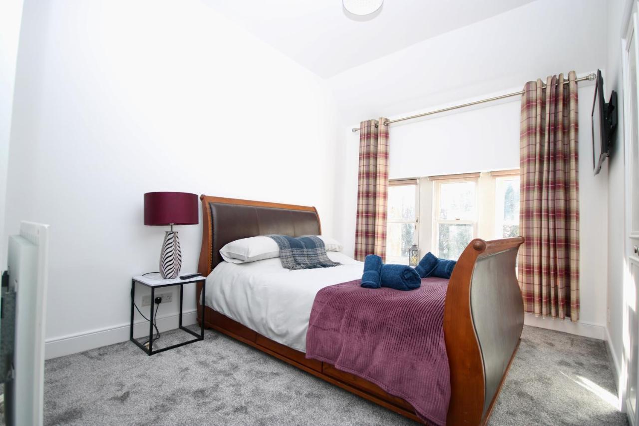 Serviced Accommodation Moray - Lesmurdie House 엘긴 외부 사진