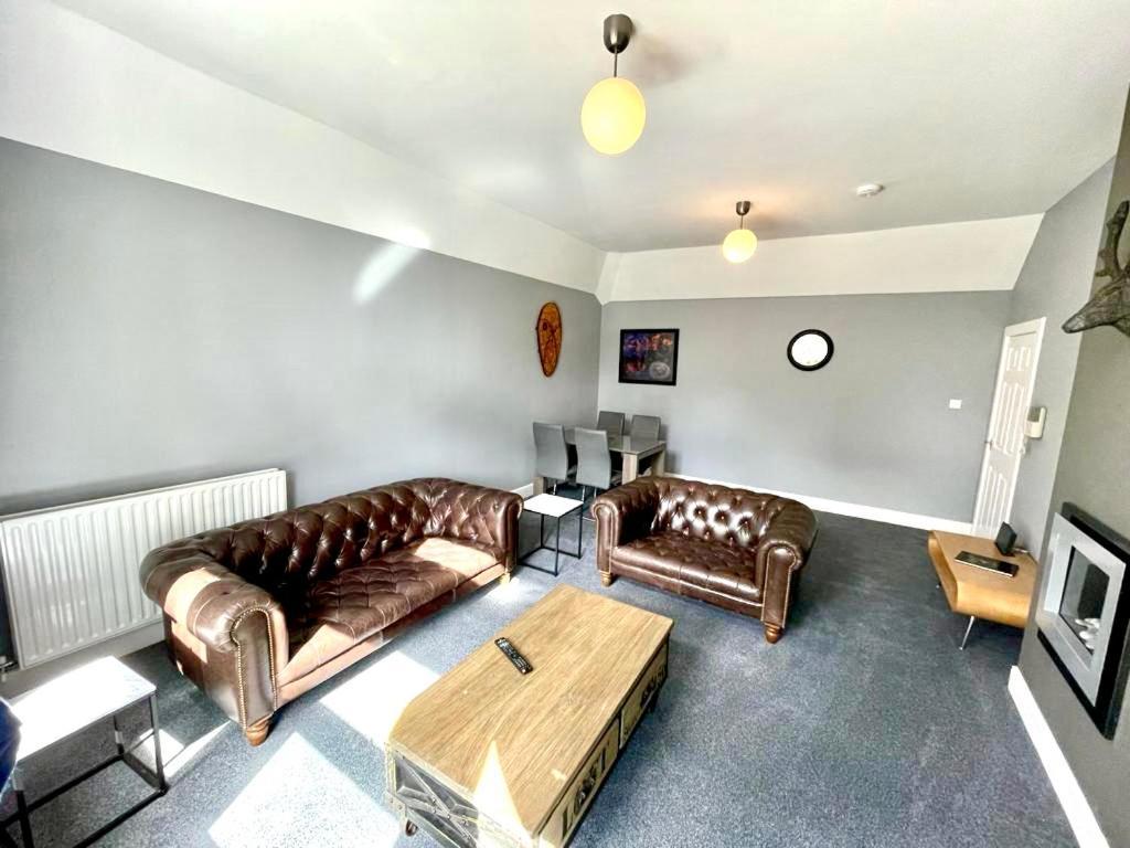 Serviced Accommodation Moray - Lesmurdie House 엘긴 외부 사진