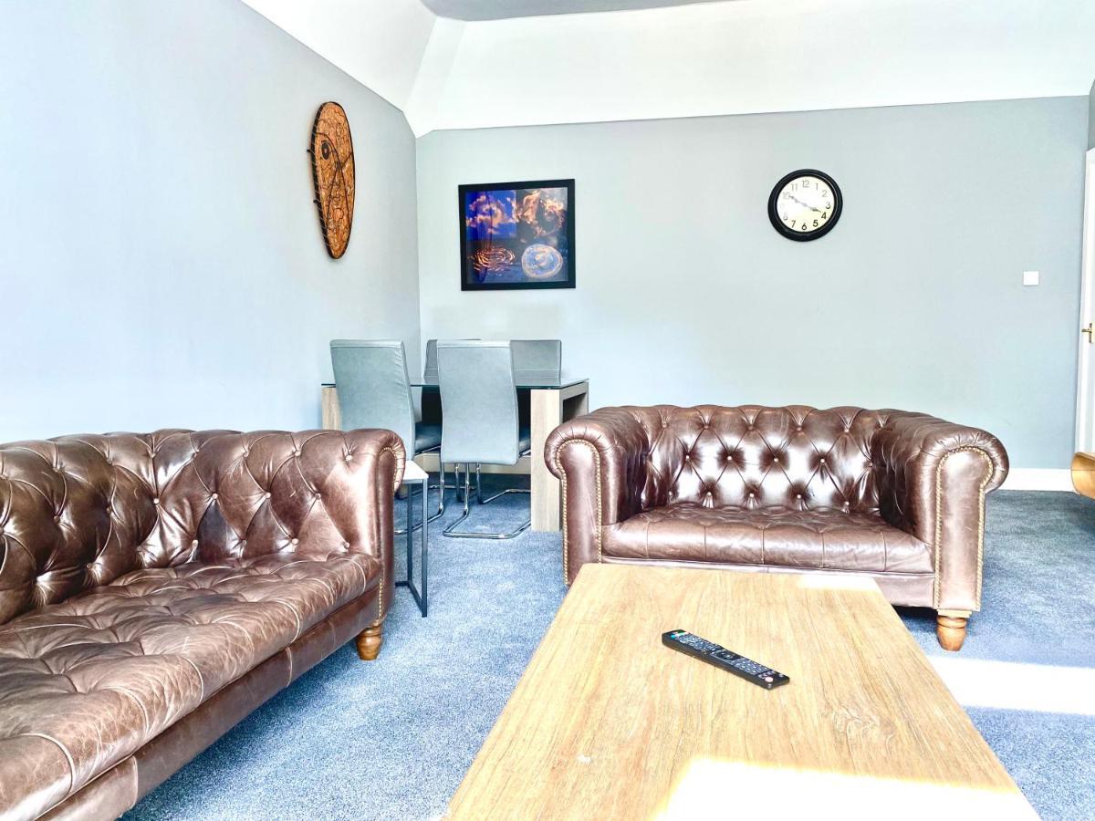 Serviced Accommodation Moray - Lesmurdie House 엘긴 외부 사진