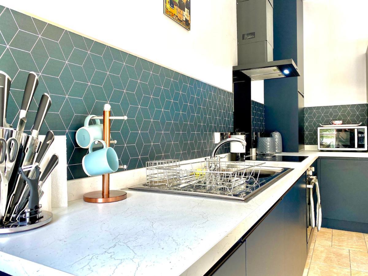 Serviced Accommodation Moray - Lesmurdie House 엘긴 외부 사진