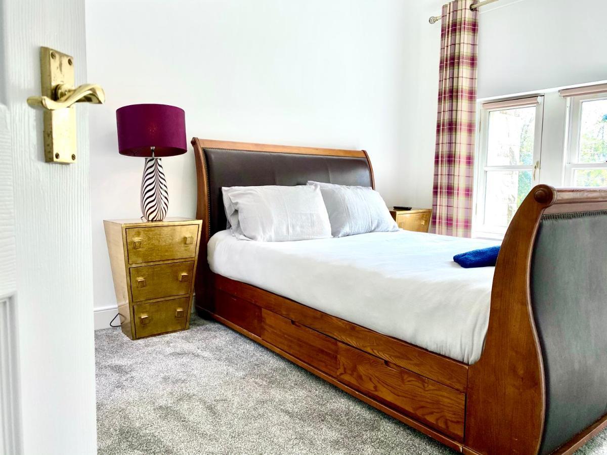 Serviced Accommodation Moray - Lesmurdie House 엘긴 외부 사진