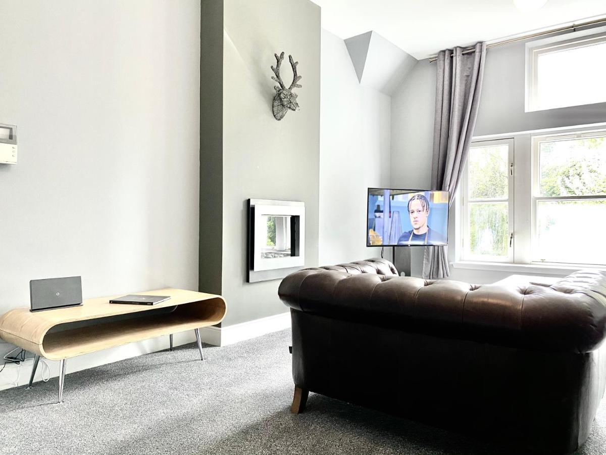 Serviced Accommodation Moray - Lesmurdie House 엘긴 외부 사진